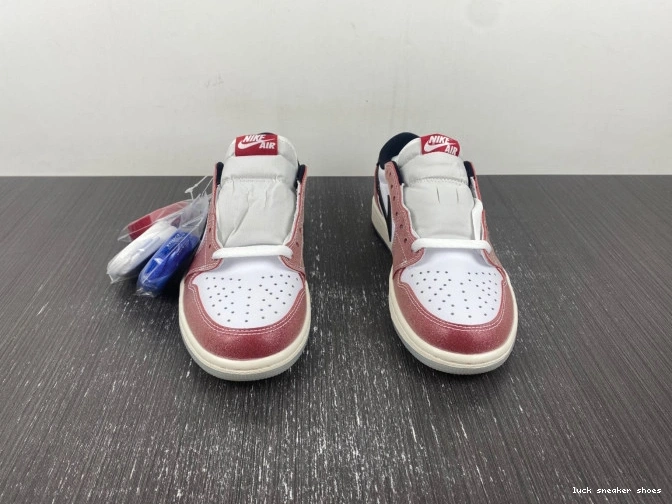 Reps LUCY OG 'RED BLACK' AIR ROOM FN0432-017 TROPHY JORDAN LOW 1 X 0716